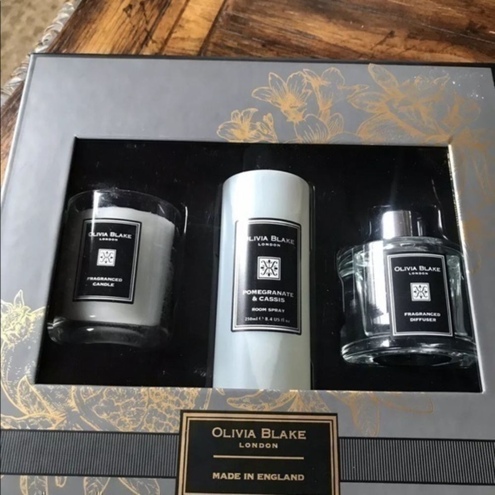 Olivia Blake London Pomegranate & Cassis Set